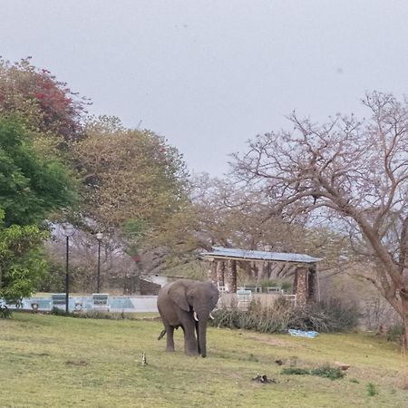 Musungwa Safari Lodge Shanjungu Kültér fotó